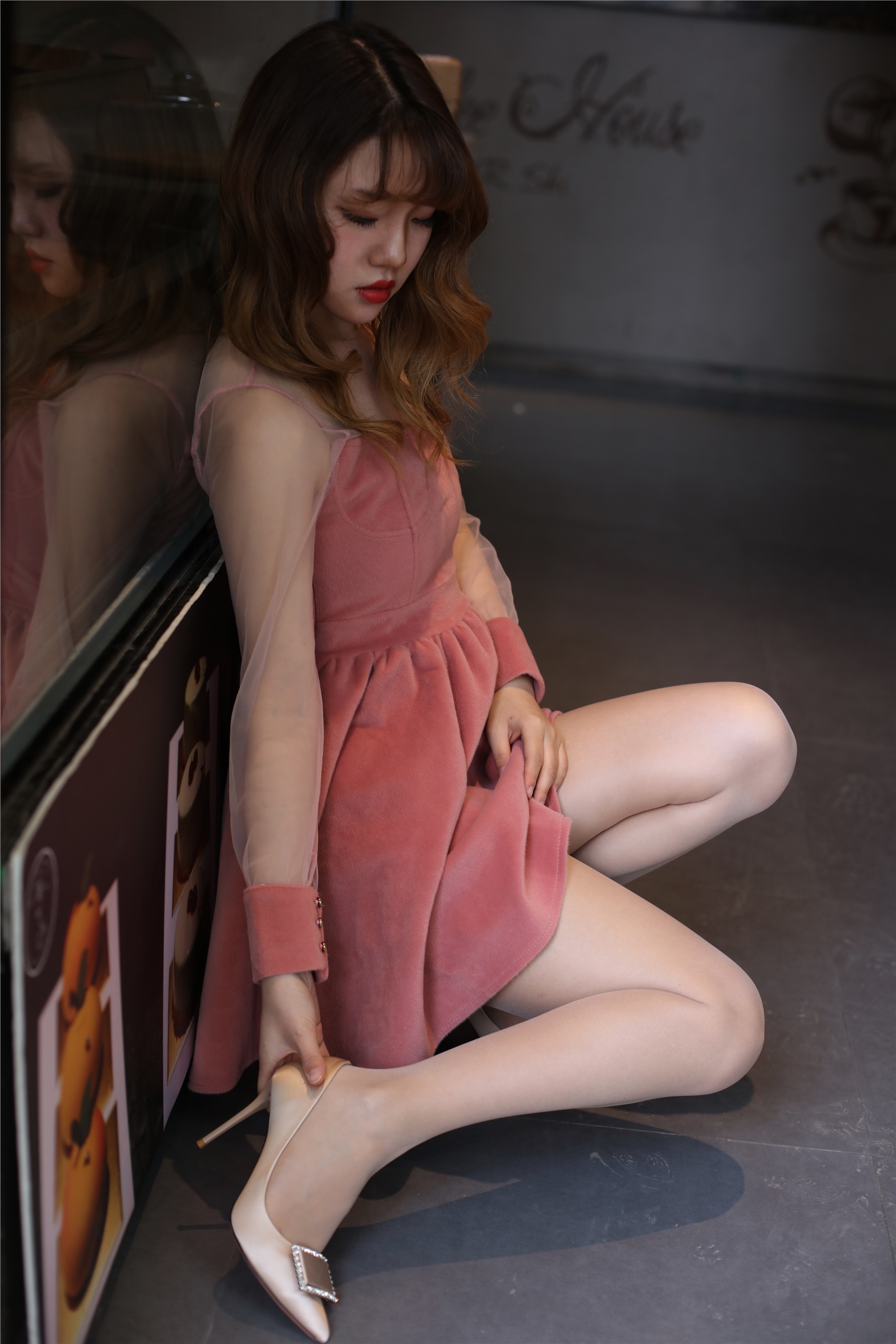 奈丝写真 NO.084 高高-有丝袜没奶茶的下午茶